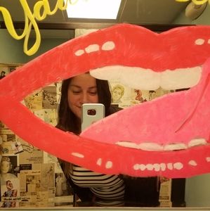 Meet your Posher, Evagelia